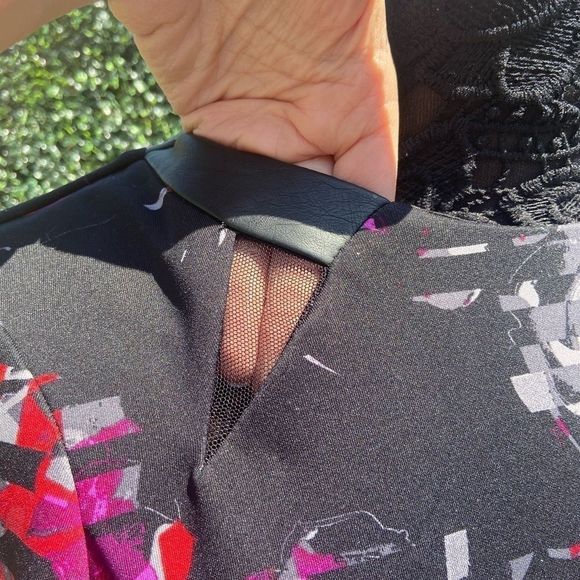 Taylor Black and Pink Floral Dress - Picture 3 of 6